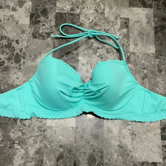 Victoria’s Secret swim top - Picture 1 of 3